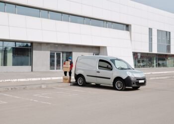 Fahrzeugbeschriftung im Handwerk: Regeln & Pflichten