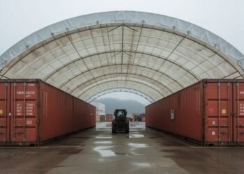 Die 7 besten Hersteller für Containerüberdachungen im DACH-Raum 2026