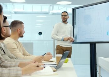 Effiziente Unternehmensanalyse: Wie Sie Partner und Wettbewerber strategisch bewerten