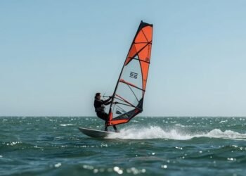 Windsurfen: Wie neue Materialien Ressourcen sparen